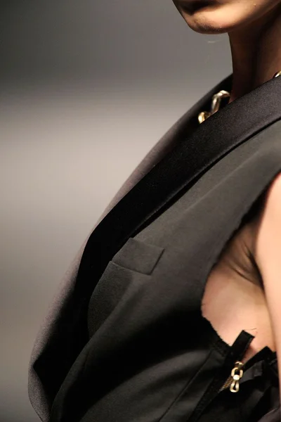 Look 13